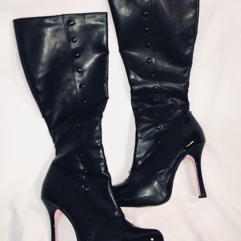 Black Boot